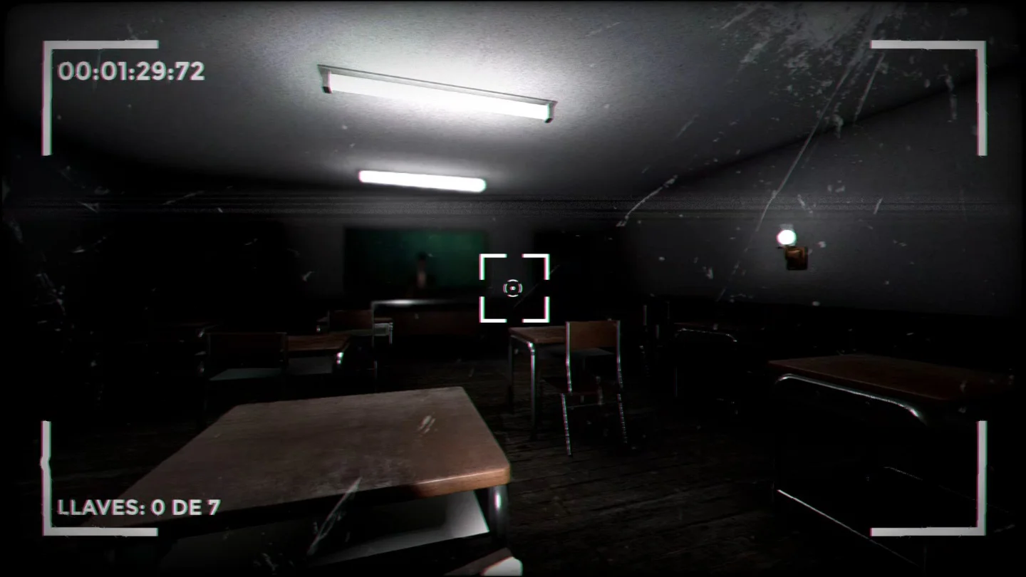 Halls Of Delirium: Nivel provisional Another Brick In The Wall con vista de cámara de seguridad de un aula escolar oscura y abandonada